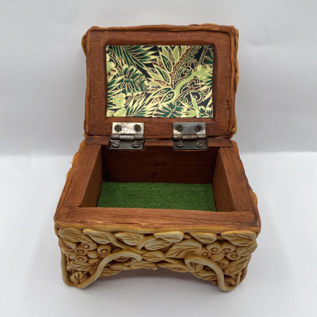 Chagres River Art | Honduran Alligator Box